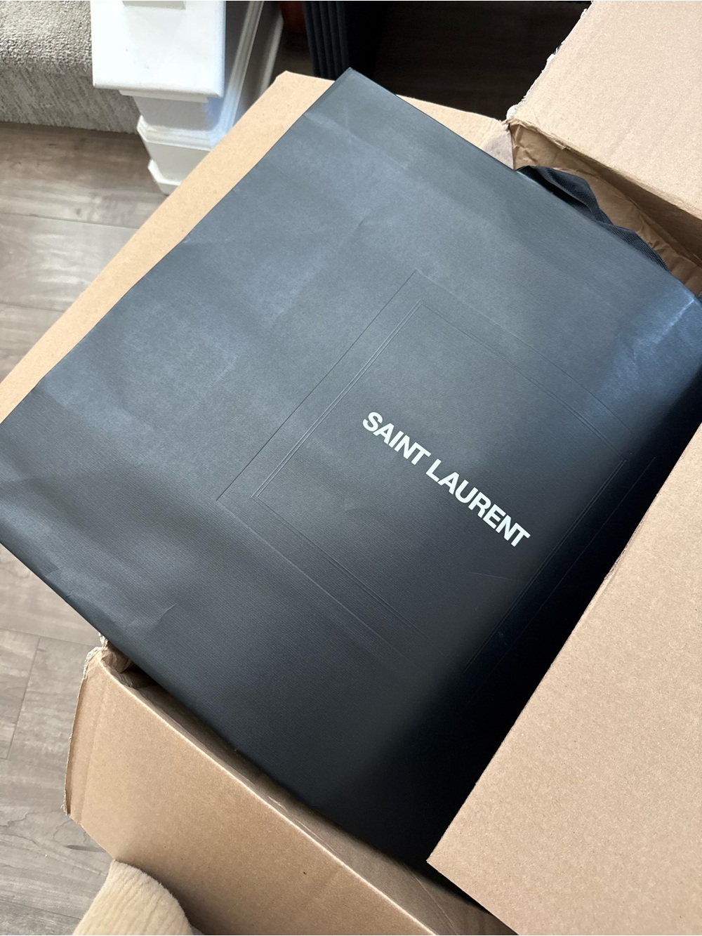 Saint Laurent Giant ES Travel Tote Bag - Luxury Carryall